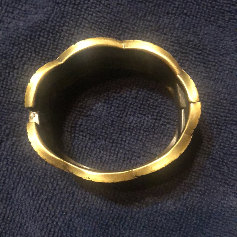 Metal hinge cuff bracelet - Picture 2 of 2